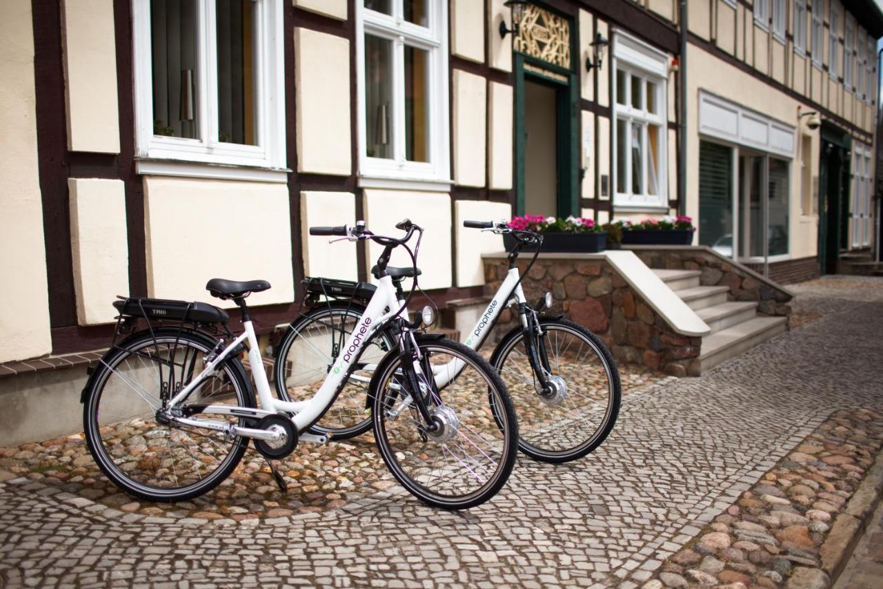 Landhotel Zum Pottkuchen Kalbe  Esterno foto